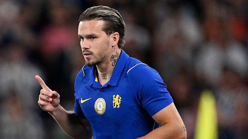 Mudryk to Spurs as Chelsea's Sanchez heads to Como Mudryk set for Spurs move as Chelsea's Sanchez heads to Como 5