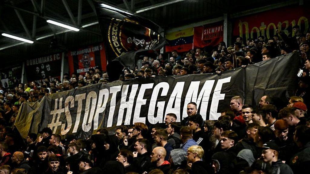 Neutral venues and no 'away' fans: How Israel v Republic of Ireland became so contentious 6