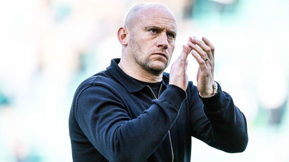 David Gray sacked by Hibs as club's slump deepens 5