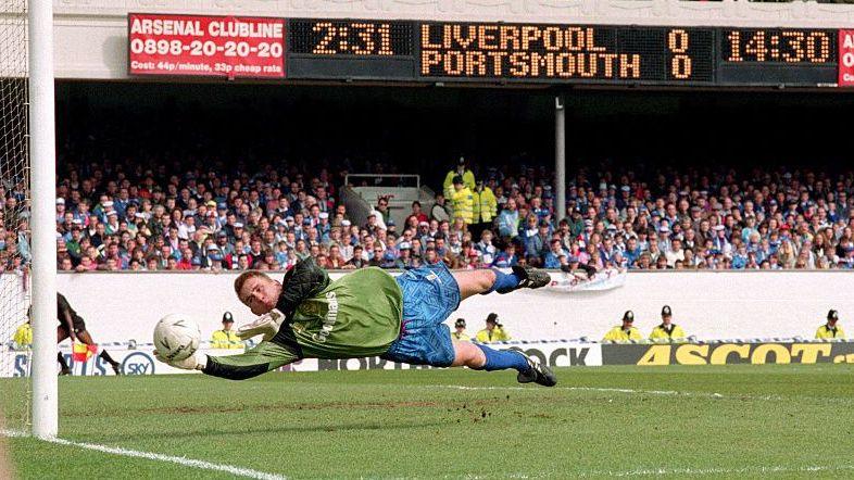 Portsmouth goalkeeper legend Alan Knight dies aged 65 5
