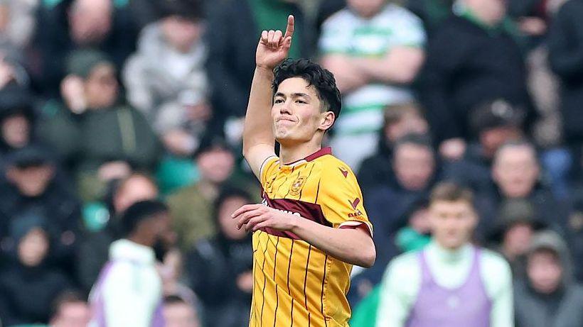 Elijah Just’s unlikely journey from New Zealand to Swansea City 5