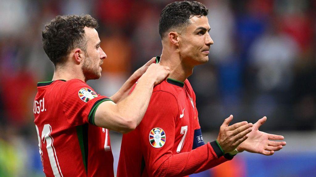Ronaldo calls for lifetime bans over fans chanting Diogo Jota's name 4