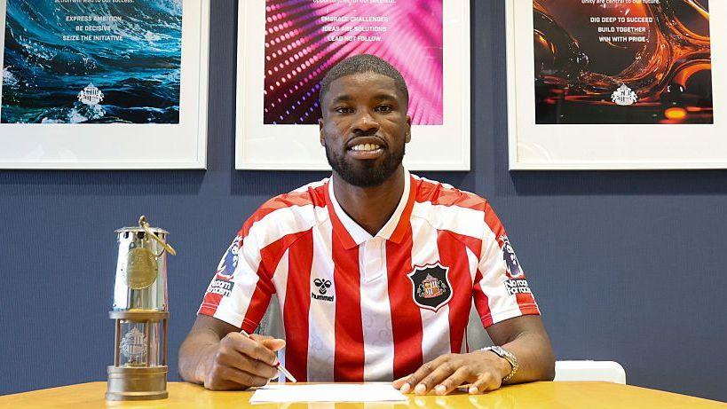 Sunderland sign Tottenham defender Kevin Danso on loan with option to buy 6