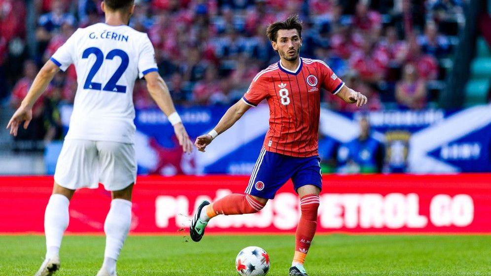 Tartan Army give Pocognoli cautious welcome 4