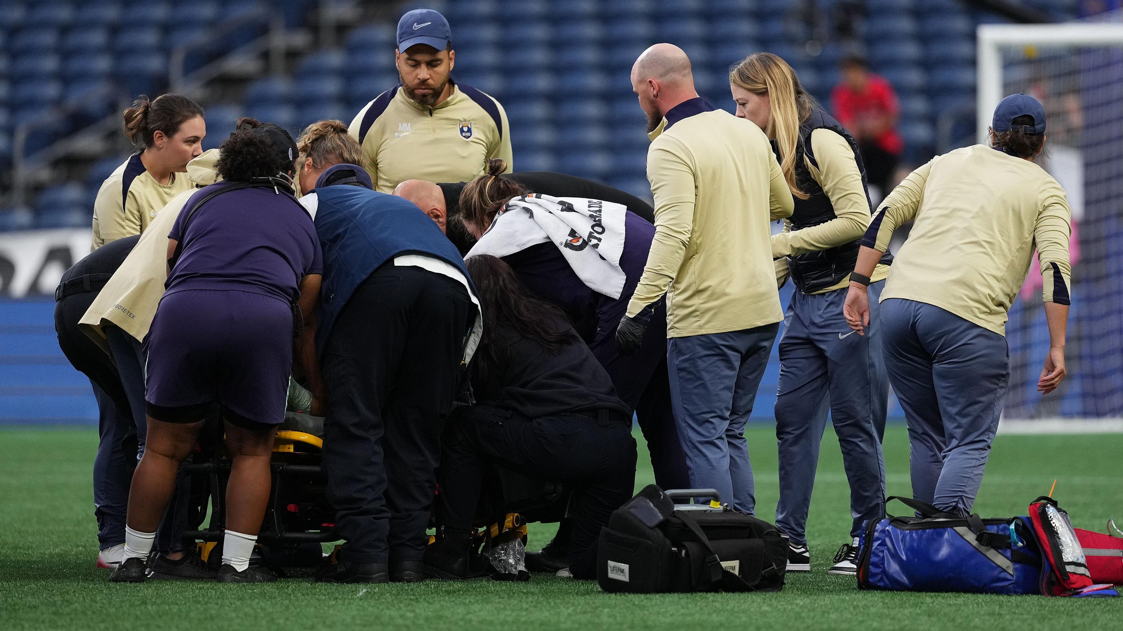 USA midfielder Savannah DeMelo sues doctors and hospital after on-pitch cardiac arrest 3