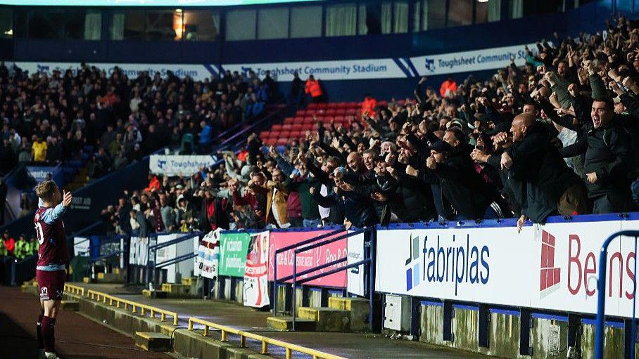 West Ham go top of Championship - are they ready to leave past behind? West Ham go top of Championship - are they ready to leave past behind? 8