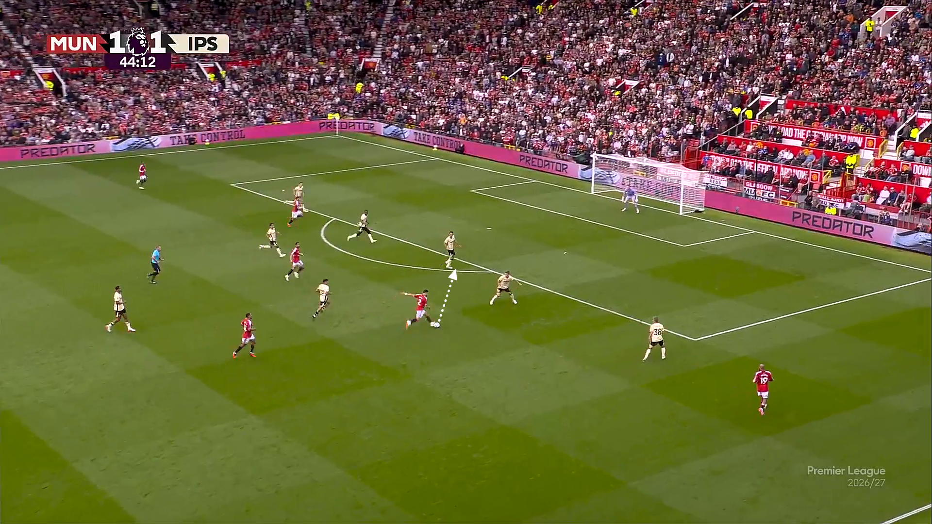 Why Manchester United are more effective without the ball 9