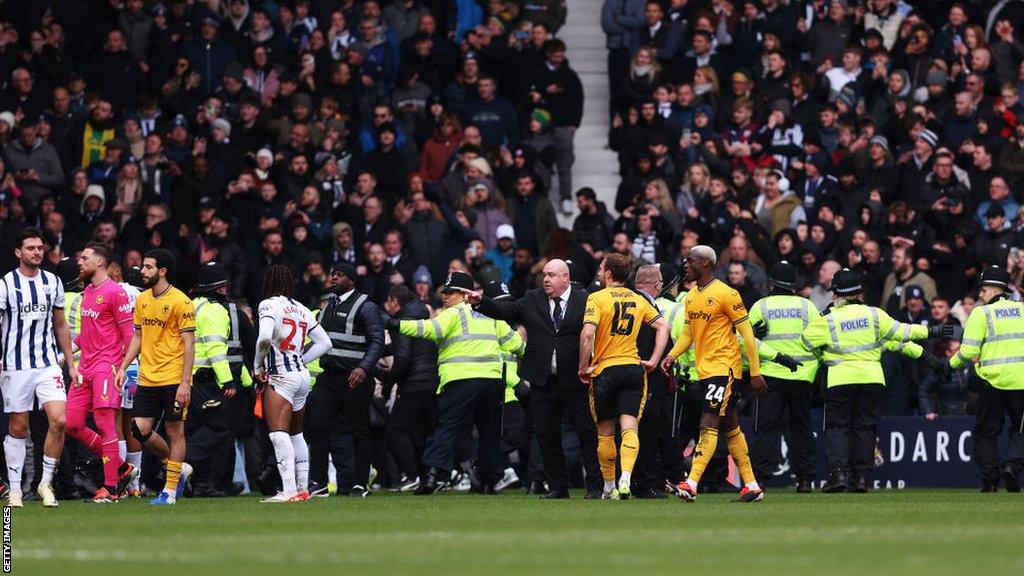 Wolves and West Brom warn fans over behaviour after trouble at last derby 5