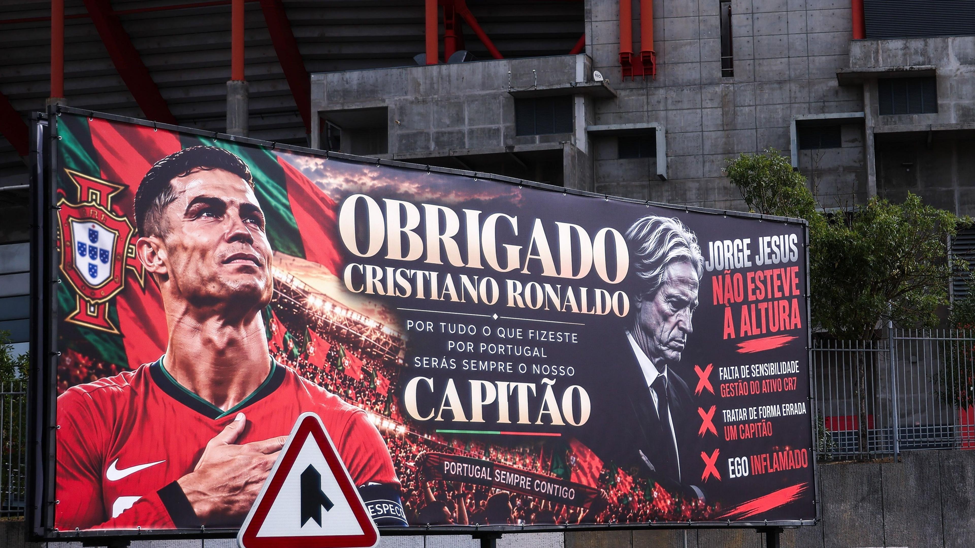 Cristiano Ronaldo leaves Portugal squad amid split over future 6