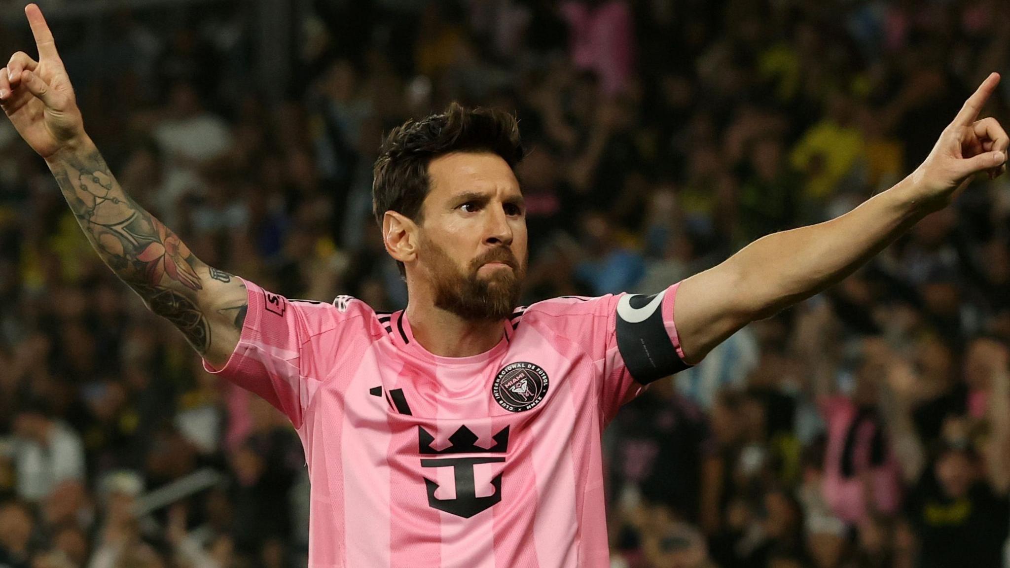 Lionel Messi completes purchase of Spanish second-division club CD Eldense 5