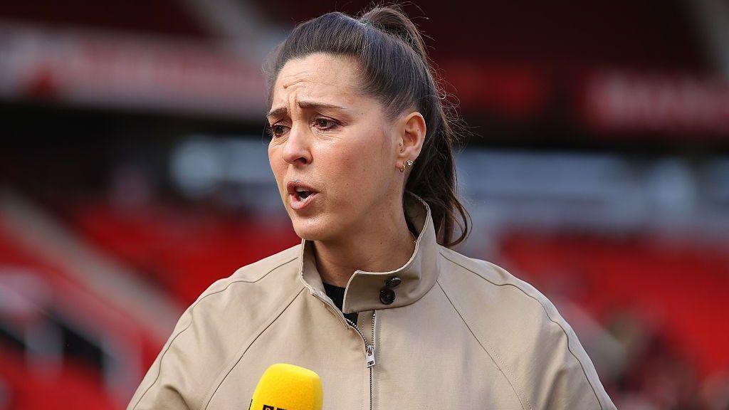 Money, family and sexism: Why the number of women coaches is falling 9