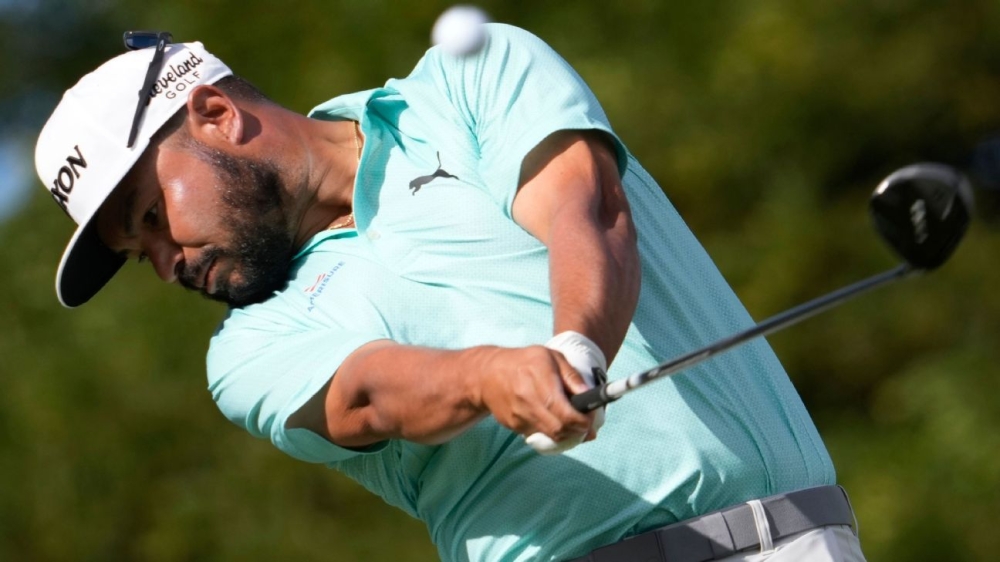 J.J. Spaun authors 5-under 65, races to lead at Sony Open 1 | ASL