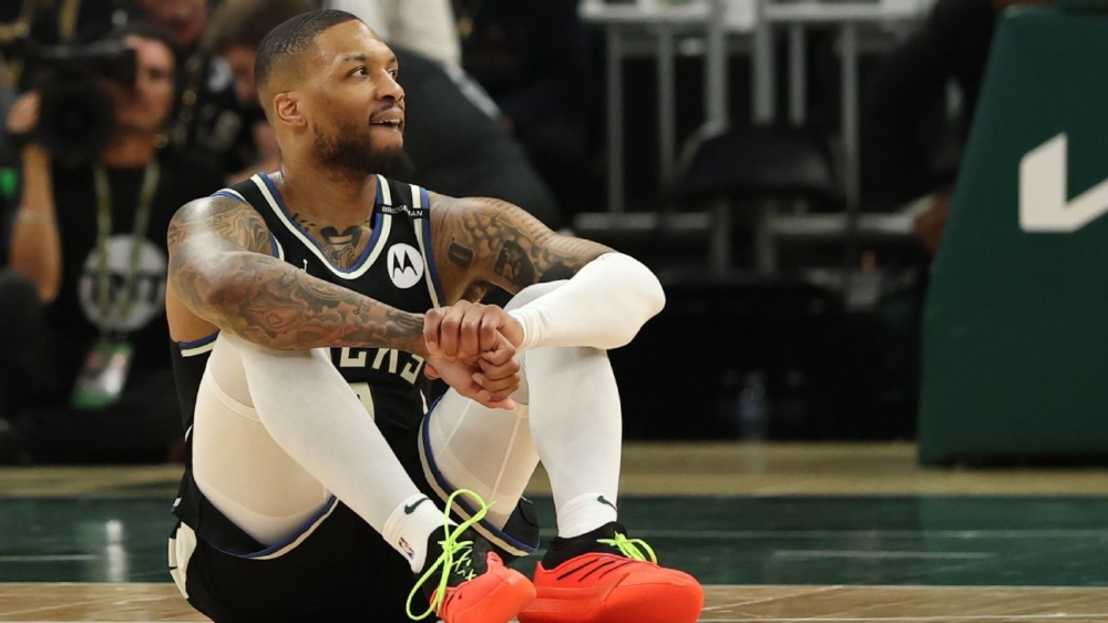 Bucks' Damian Lillard has surgery on torn Achilles tendon 1 | ASL
