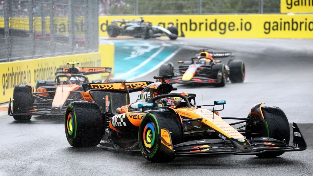 Miami GP: Lando Norris wins wet, chaotic sprint race under safety car 1 | ASL