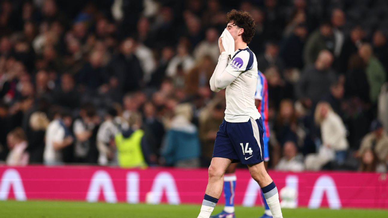 Tottenham's Igor Tudor suggests interest in centre-back Archie Gray 1