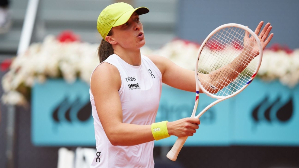 Iga Swiatek rallies past Madison Keys to advance in Madrid 1 | ASL