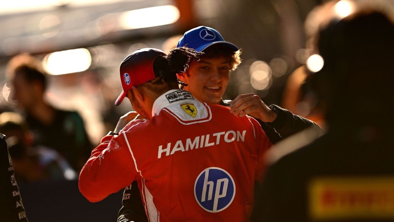 Chinese Grand Prix: Lewis Hamilton calls Kimi Antonelli's record pole an 'impressive accomplishment' 1